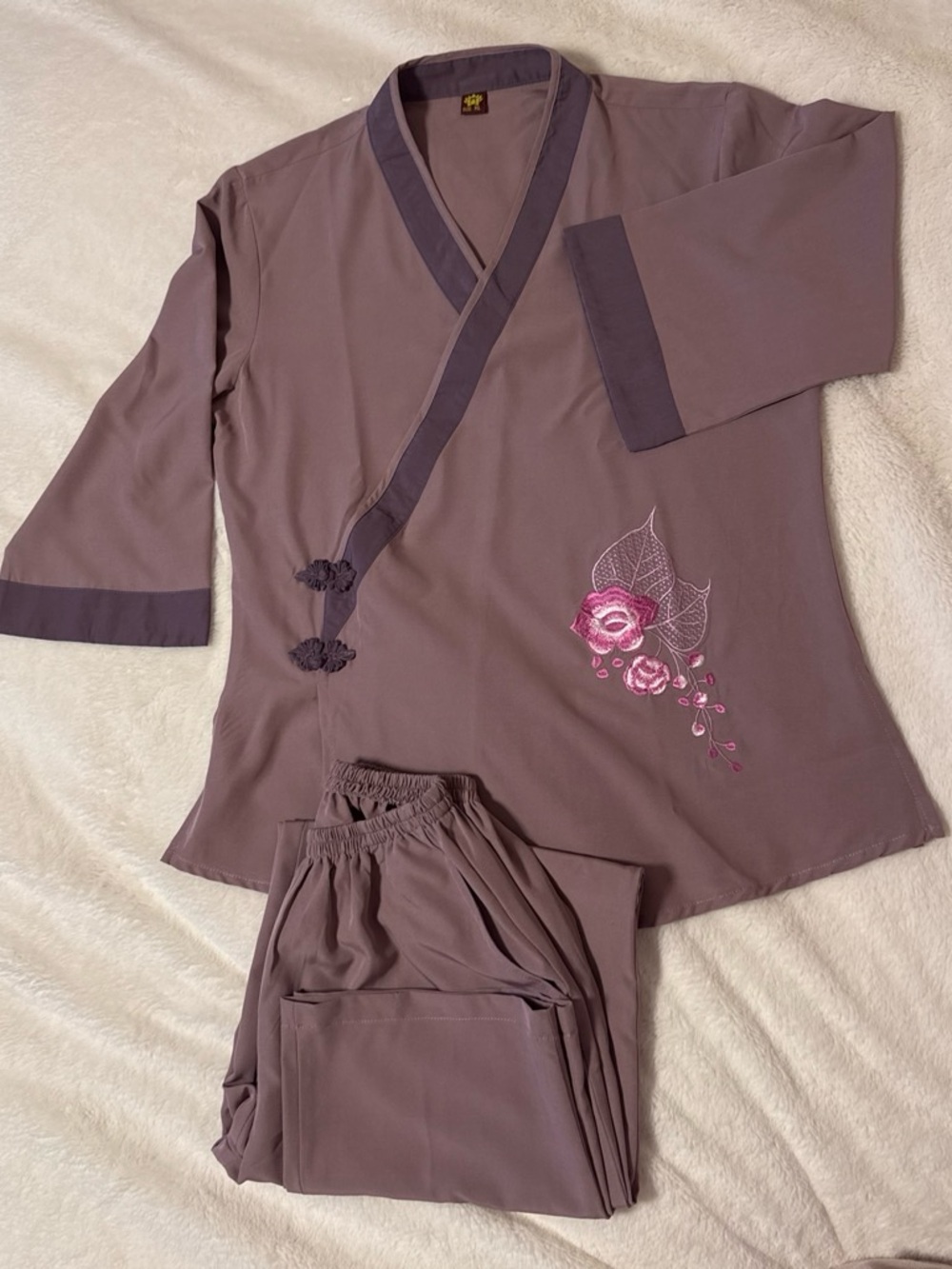 Women's Mauve Floral-Embroidered Two-Piece Pajama Set
